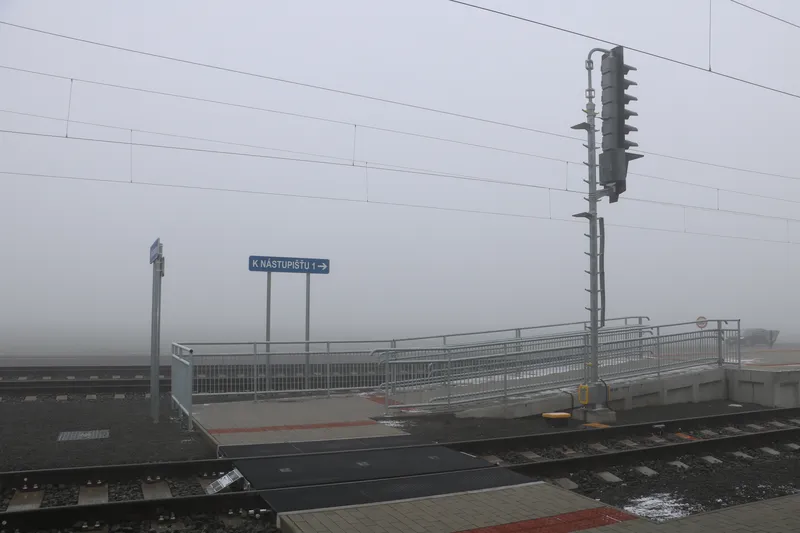 ŽST Veľké Kozmálovce – staničné zariadenie